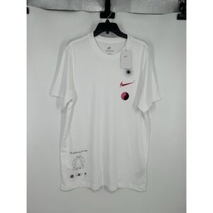 Nike Sportswear‎ Lift Others As You Rise Graphic Short Sleeve Tee DZ2821-100 L